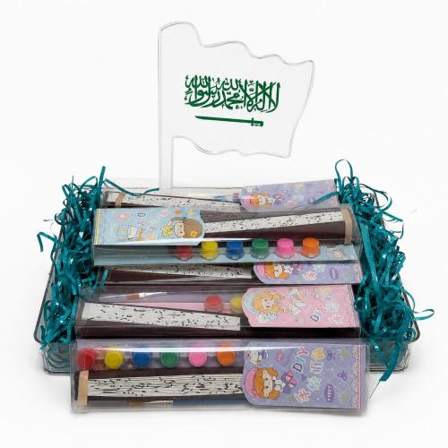 A tray of distributions from the Clirk game, a fun hand fan coloring game, 12 pieces,