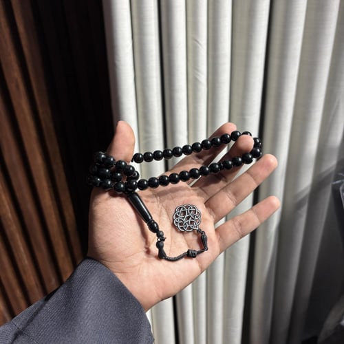 مسباح أسود ملكي