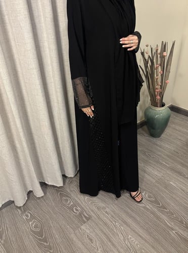 عباية ثُريّا الصيفية - باللون الأسود.