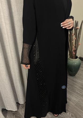 عباية ثُريّا الصيفية - باللون الأسود.