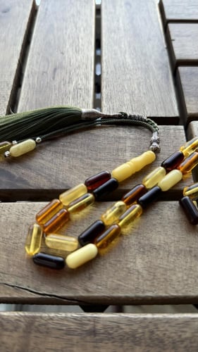 مسباح كهرمان طبيعي مكنتوش