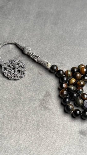 مسباح يسمى حجر عين النمر