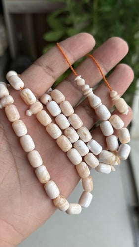 شبيه الكهرمان