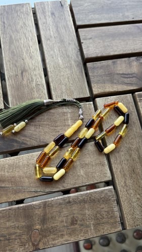 مسباح كهرمان طبيعي مكنتوش