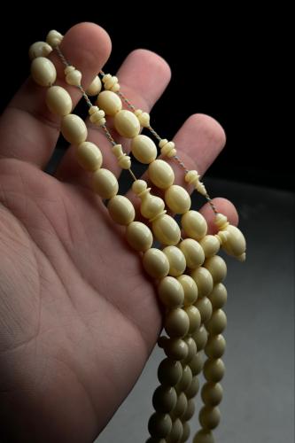مسباح ضومنه لؤلؤي شفافيه