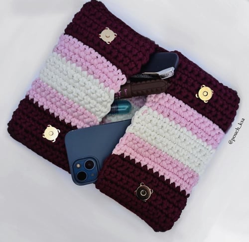 شنطة ميني باوتش بتدرجات اللون الأحمر