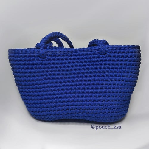 شنطة tote bag باللون الأزرق الملكي