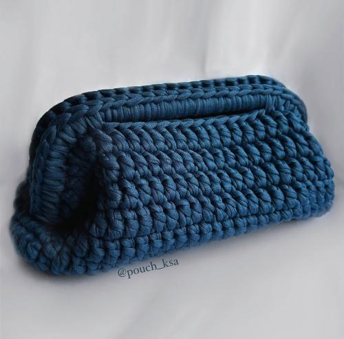 شنطة كلاتش باللون الازرق الغامق