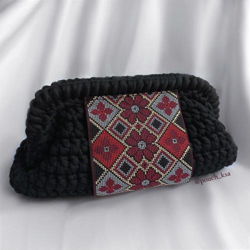 شنطة كلاتش باللون الأسود