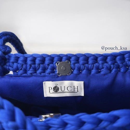 شنطة tote bag باللون الأزرق الملكي