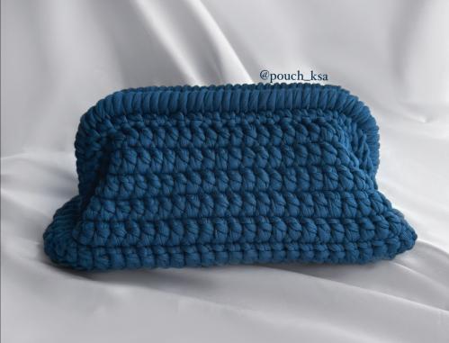 شنطة كلاتش باللون الازرق