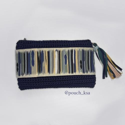 شنطة باوتش باللون الكحلي