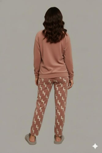 ترنج نسائي بيجاما الشتوي بطبعة قطط علي الصدر D1001...