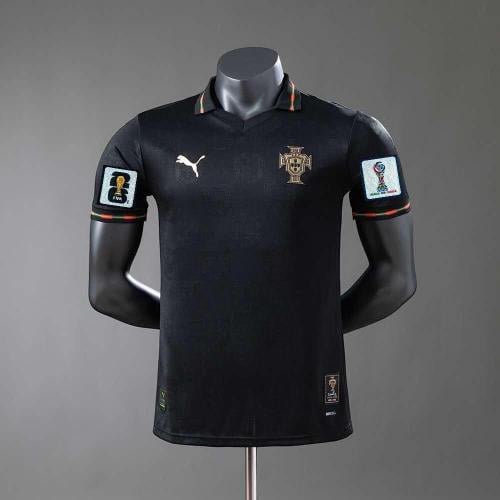 تيشيرت منتخب البرتغال باللون الأسود بنسخة اللاعبين