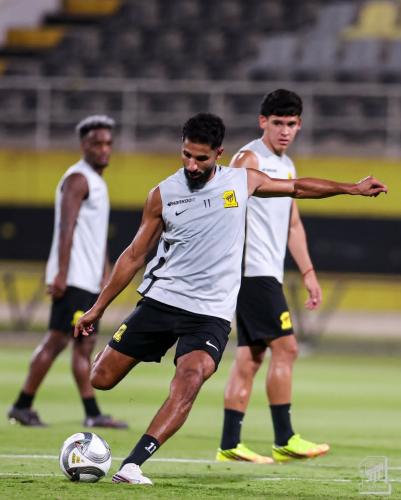 طقم الاتحاد التدريبي 2027 – اللون الرمادي والأسود