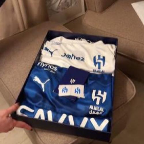 بكج الهلال 2 تيشيرتات وشال لا يفوتك