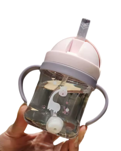 كوب شرب للأطفال