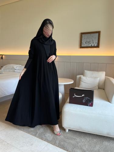 عباية منى