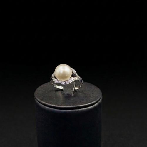 Lulu natural agricultural infused with zircon .. silver 925 .. size (US 9)