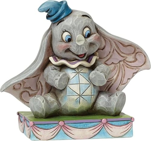 مجسم على شكل شخصية دامبو