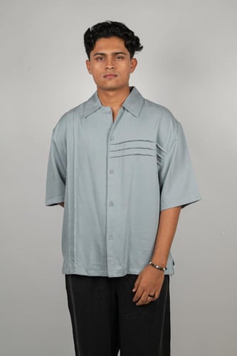 Minimal fit drop shirt