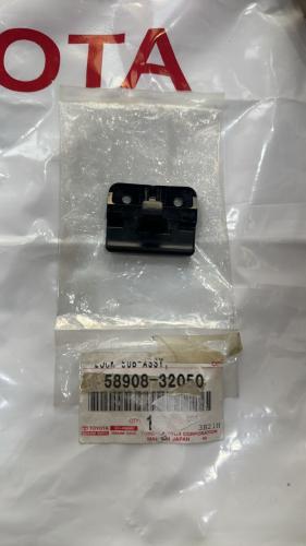 Toyota general original step cover number part 320...