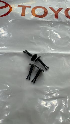 Front lining clips, most cars, Toyota original, 6...