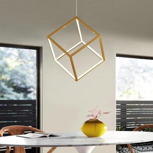 علاقي مكعب ذهبي ثلاثي الأبعاد