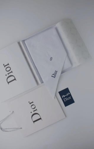 شماغ ديور ابيض