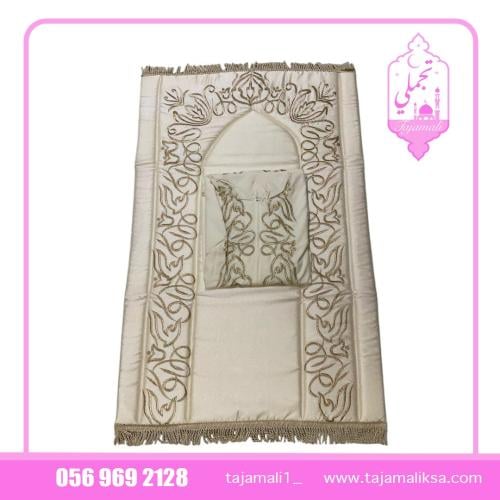 طقم عرايسي جميل/ ثوب مطرز سحاب