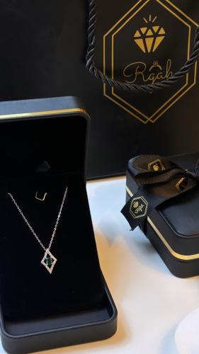 عقد معين