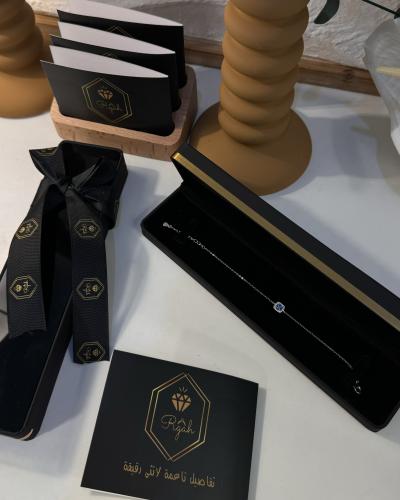 اسوارة مربعة