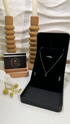 طقم اخضر