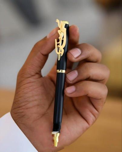 قلم رجالي بالاسم انيق