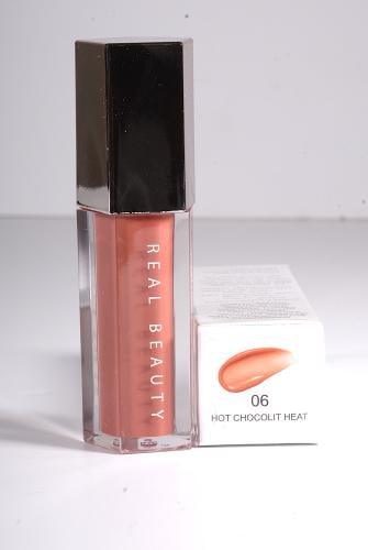 جلوس شفايف بزيوت مغذية للشفايف الوان عصرية تناسب ذ...