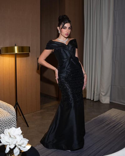 فستان اسود شانطون استرتش