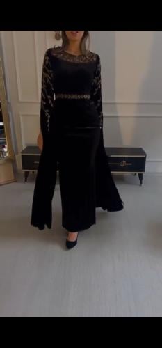 فستان اسود تطريز خرز ذهبي