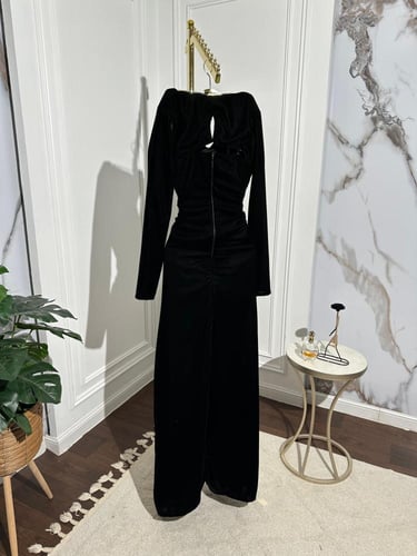 فستان اسود راقي مخمل كوري