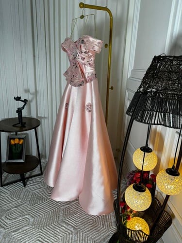 فستان ميكادو بالون لحمي