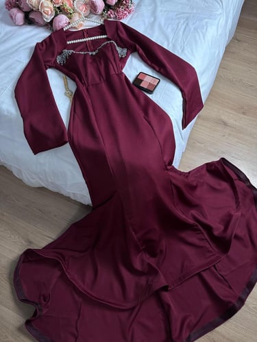 فستان عودي ناعم