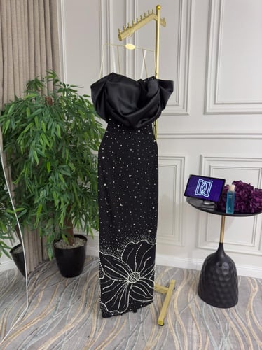 فستان اسود باربي مطرز