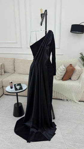 فستان اسود تفته