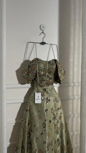 فستان زمرد الانيقه