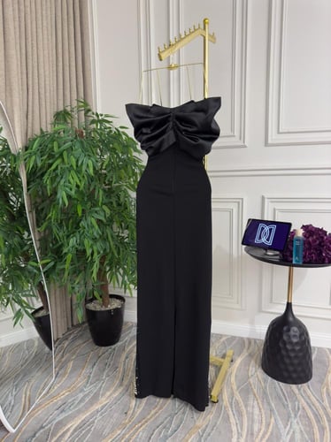 فستان اسود باربي مطرز