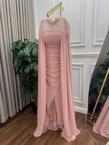 فستان منيفه