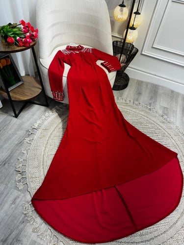 فستان طويل ناعم وسهره