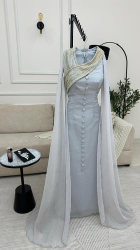 فستان فضي انيق