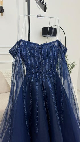 فستان كحلي أنيق