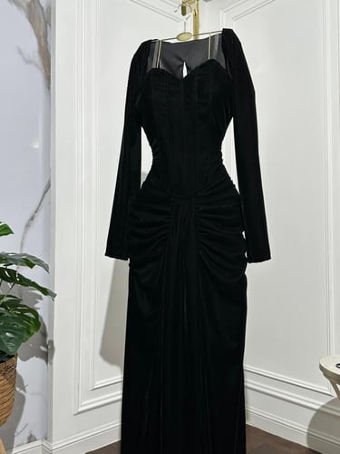 فستان اسود راقي مخمل كوري