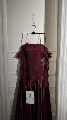 فستان دانتيل